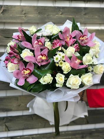Букет цветов из: Розы и Хризантемы в Хохольском