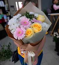 Букет цветов из:  Герберы, Розы и Хризантемы в Хохольском
